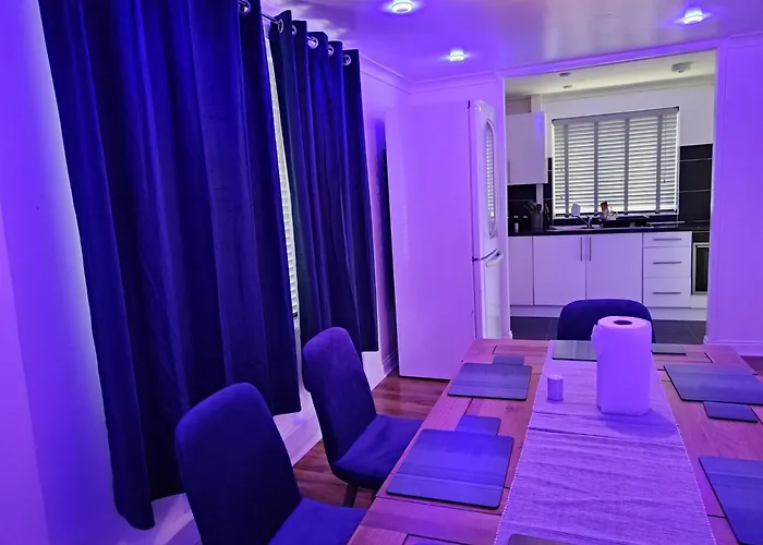 Barnsley Cozy Holiday home *