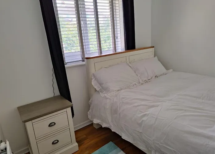 Barnsley Cozy Little Houghton (South Yorkshire)