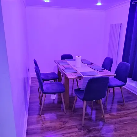 Barnsley Cozy Vakantiehuis